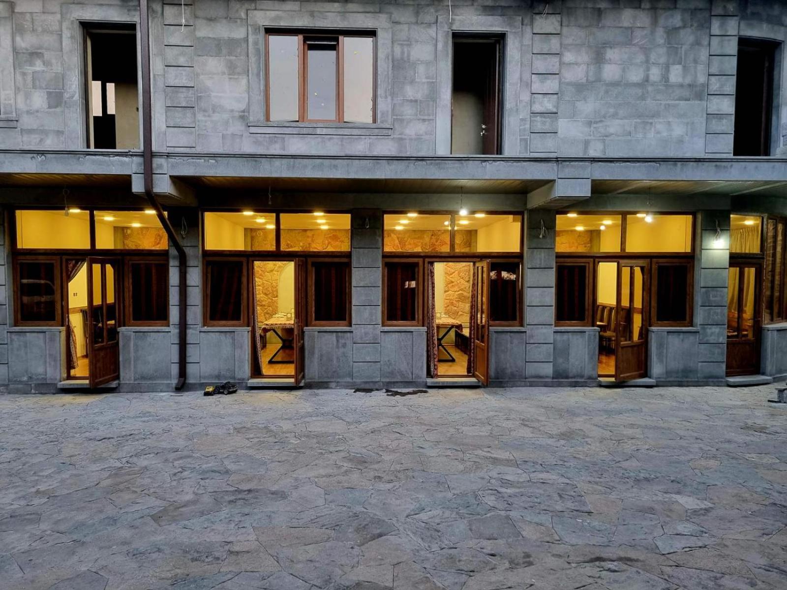 Rubin Hotel Goris Exterior photo